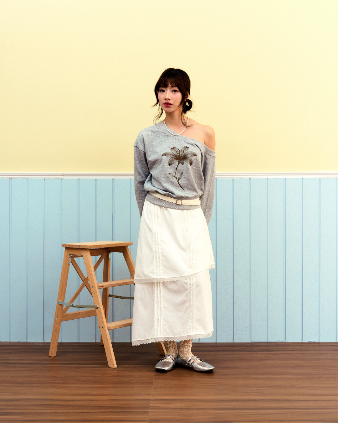 Hibiscus Off-Shoulder Crop Sweatshirt